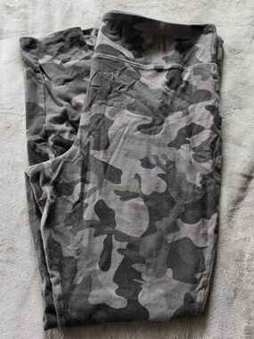 Mossimo Supply Co. Women's Gray Camo Leggings